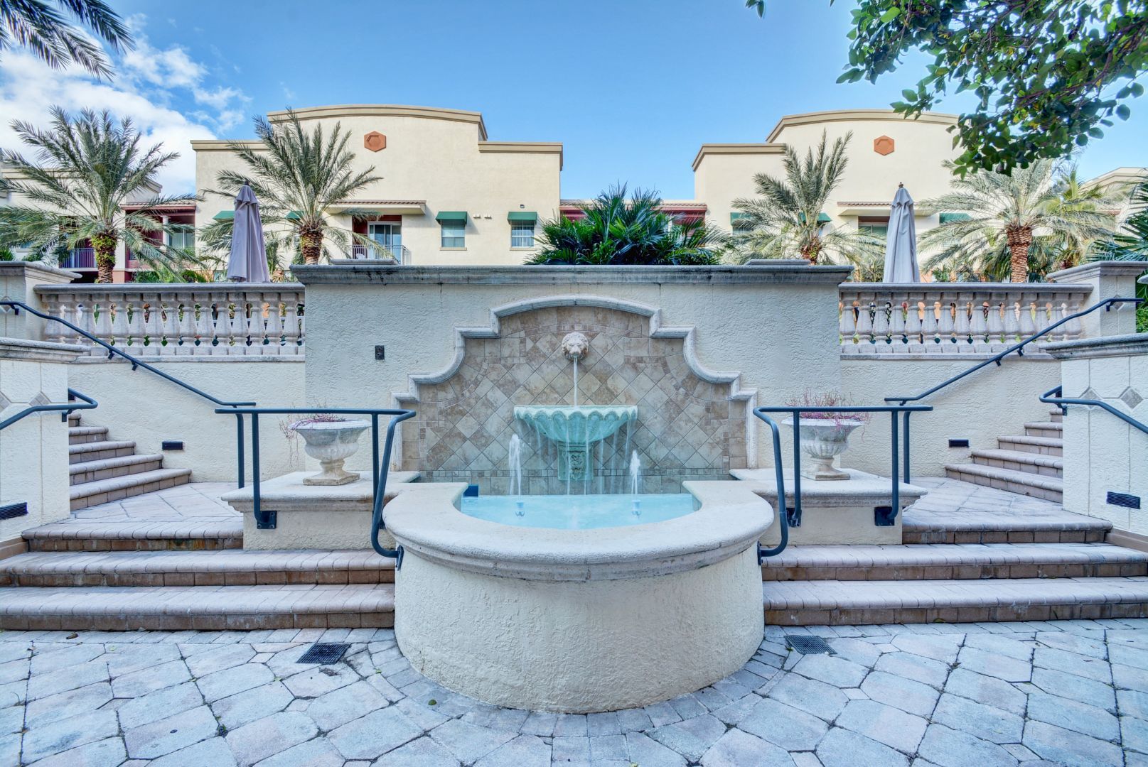 51-web-or-mls-The Prado (18)